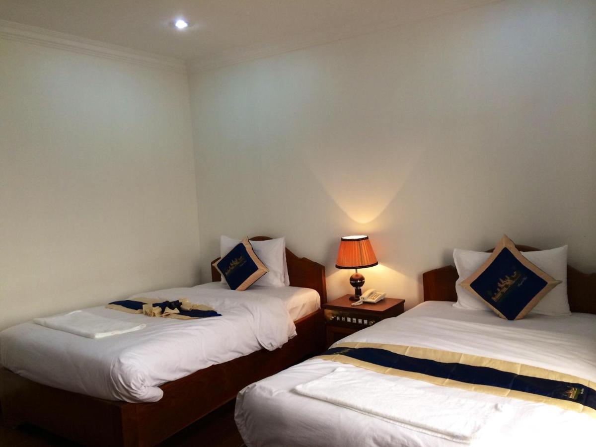 Emerald Bb Battambang Hotel Buitenkant foto