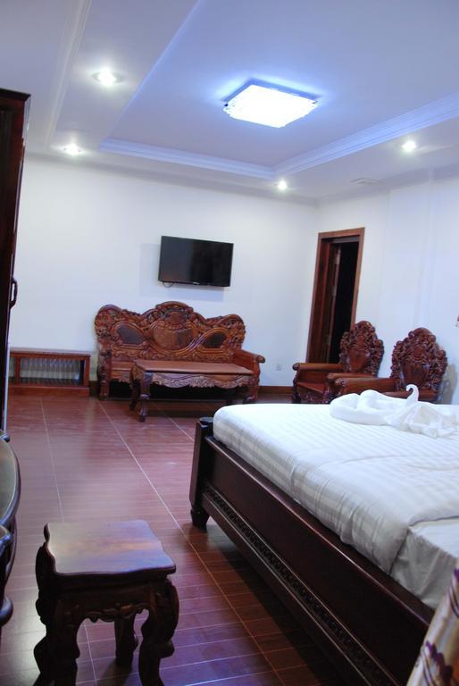 Emerald Bb Battambang Hotel Buitenkant foto