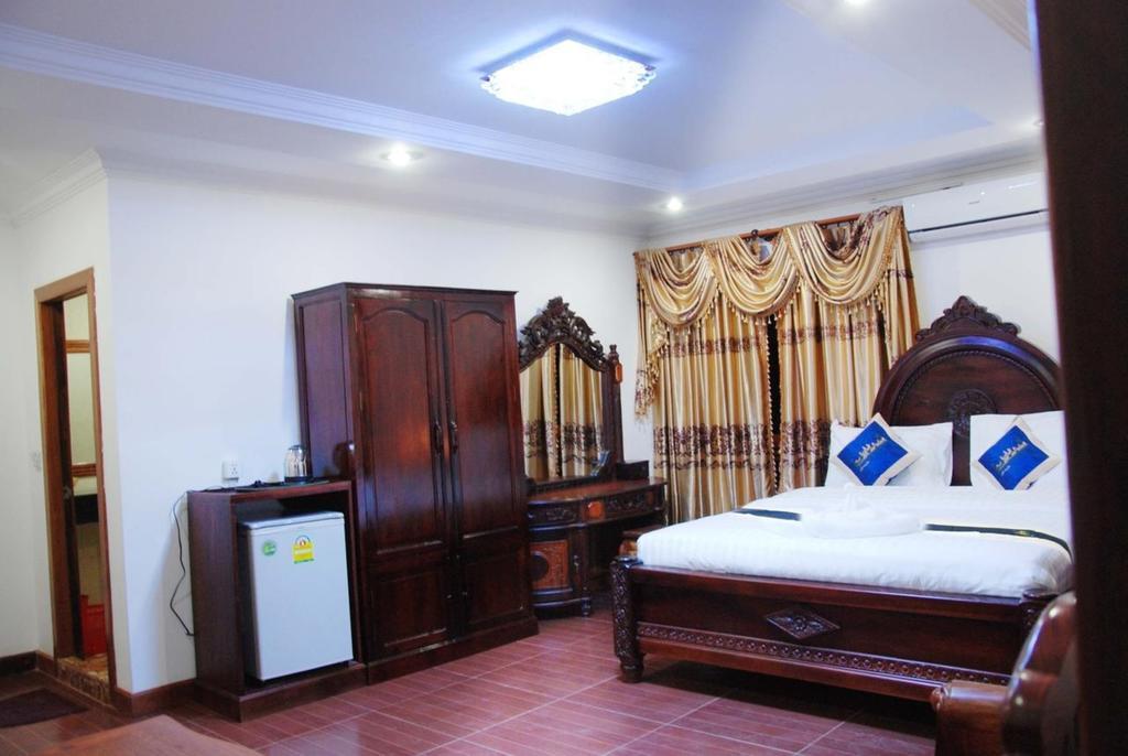 Emerald Bb Battambang Hotel Buitenkant foto