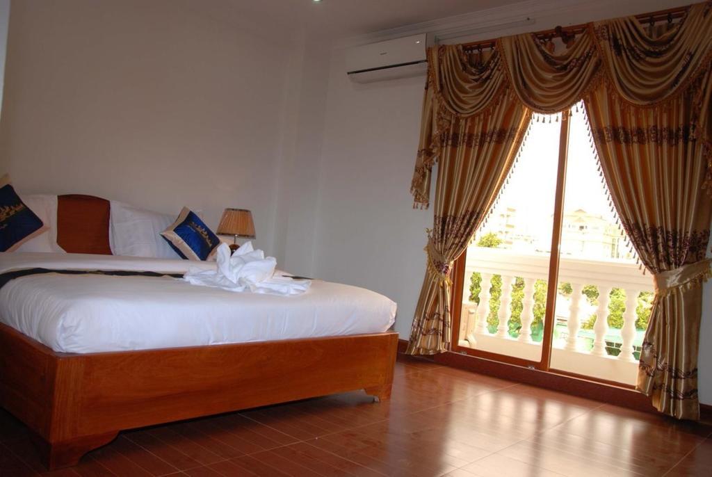 Emerald Bb Battambang Hotel Buitenkant foto