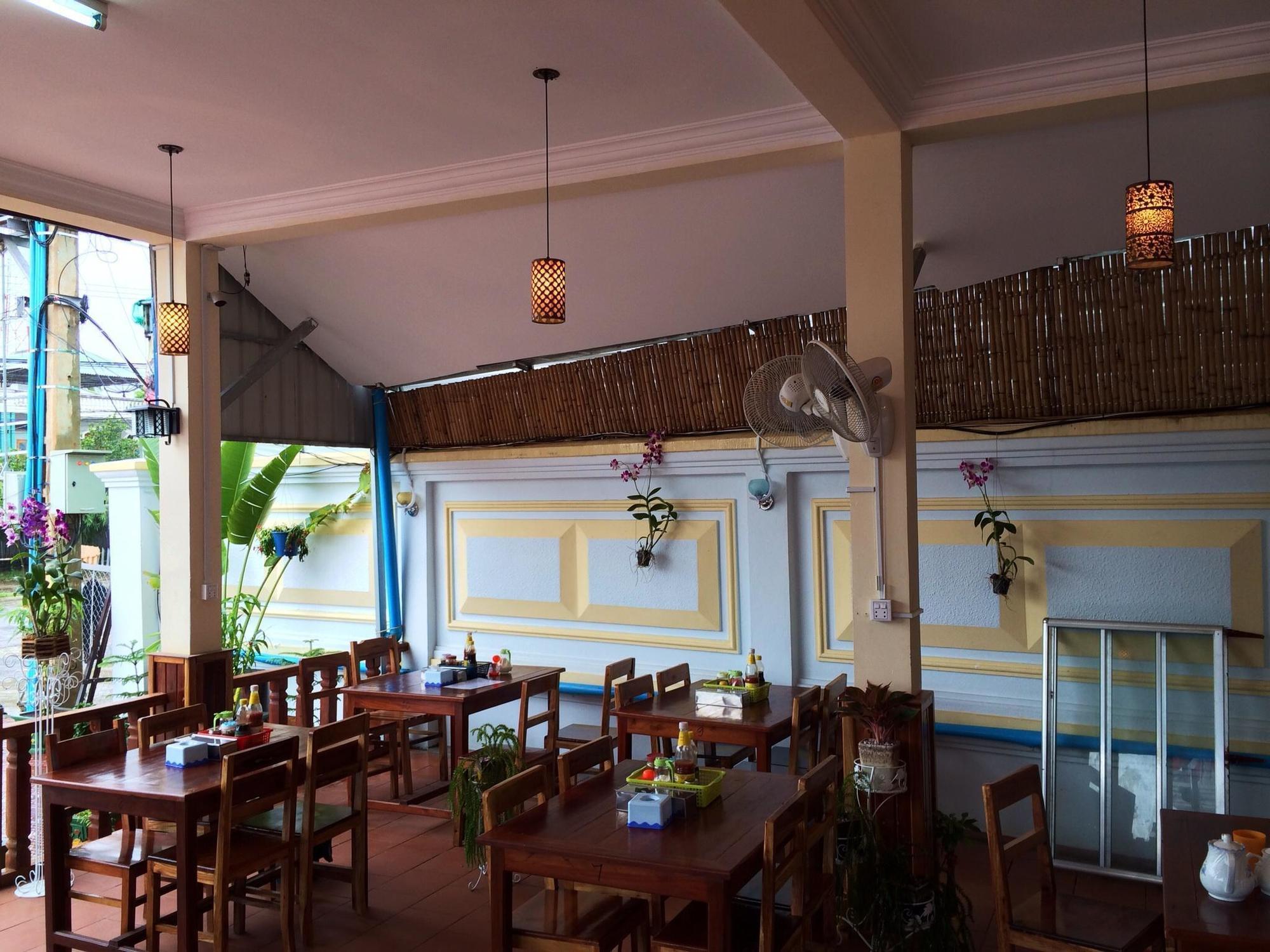 Emerald Bb Battambang Hotel Buitenkant foto