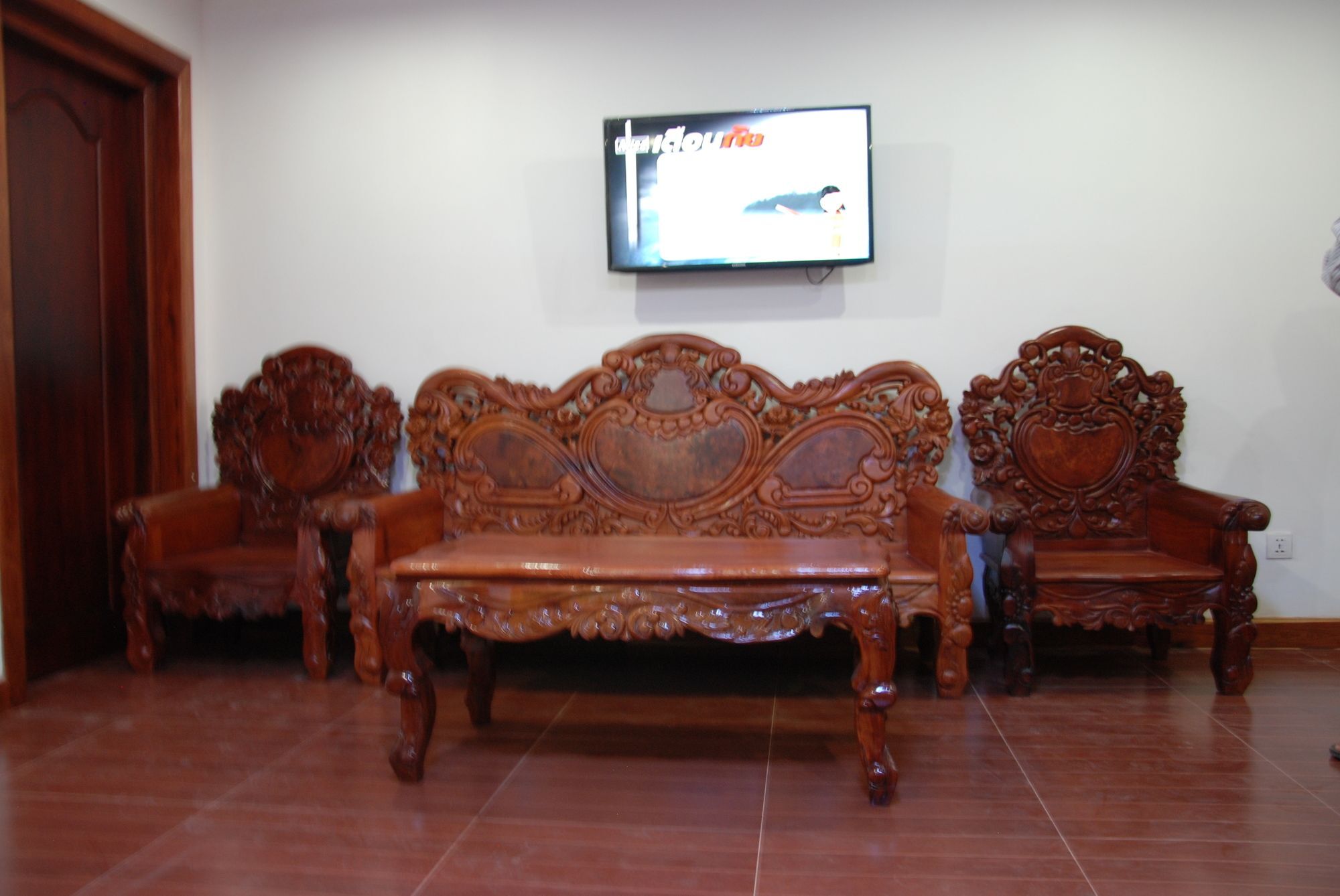 Emerald Bb Battambang Hotel Buitenkant foto