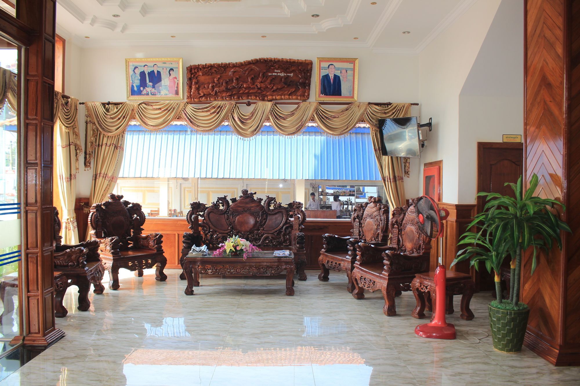Emerald Bb Battambang Hotel Buitenkant foto