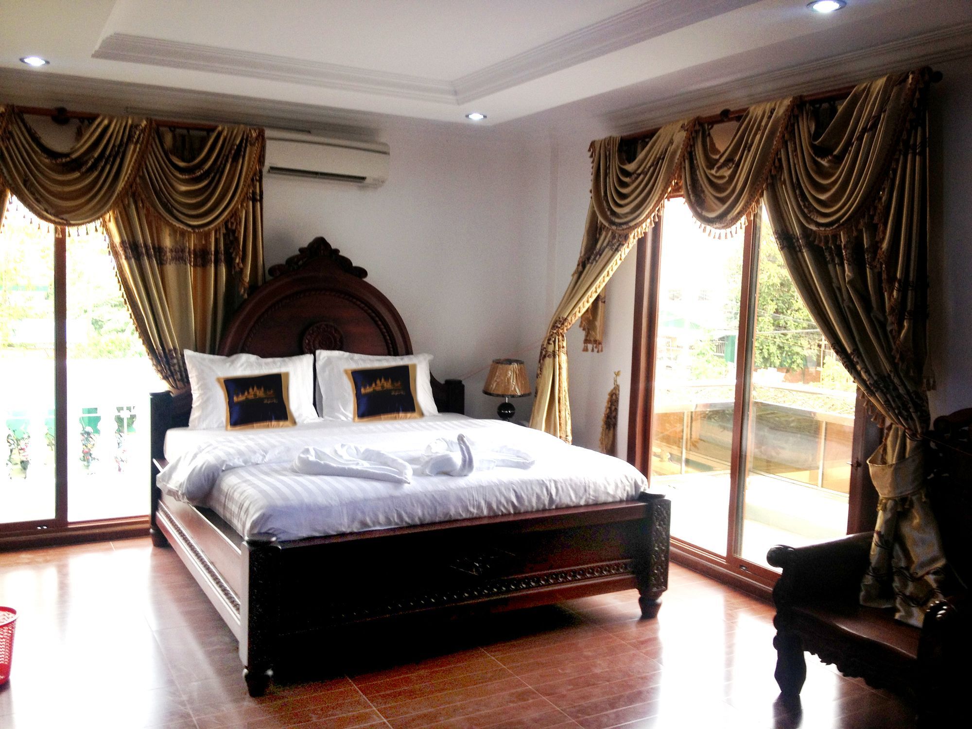 Emerald Bb Battambang Hotel Buitenkant foto