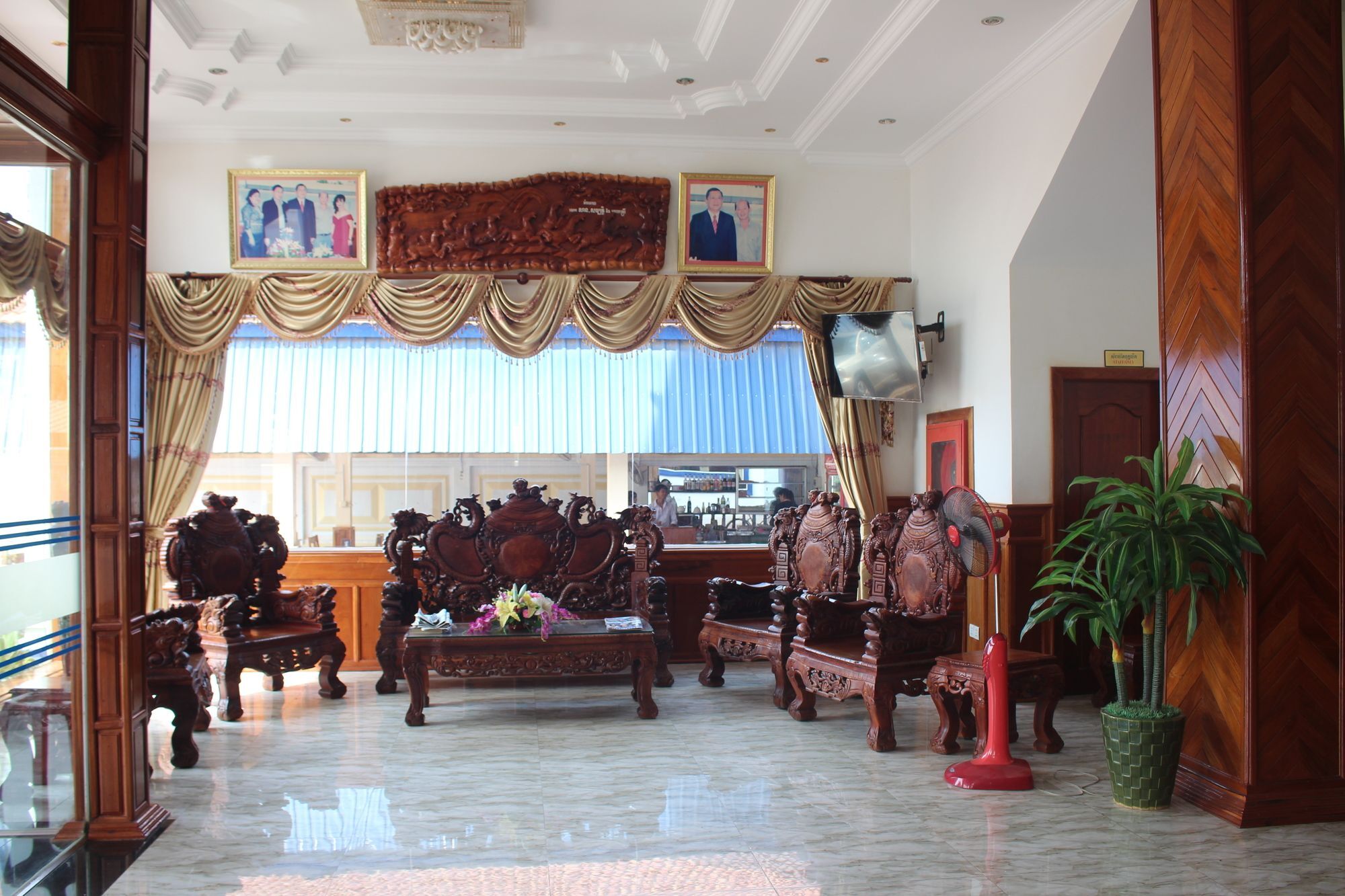 Emerald Bb Battambang Hotel Buitenkant foto